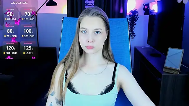 CuteMousee online show from February 6, 9:23 am