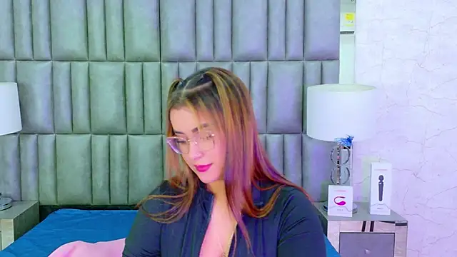 ZoehRoux online show from October 1, 4:28 am