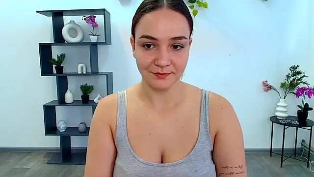 OliviaMontgomery online show from September 15, 5:27 am