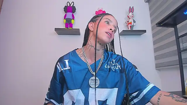Gangster Girl online show from July 2, 2:22 am