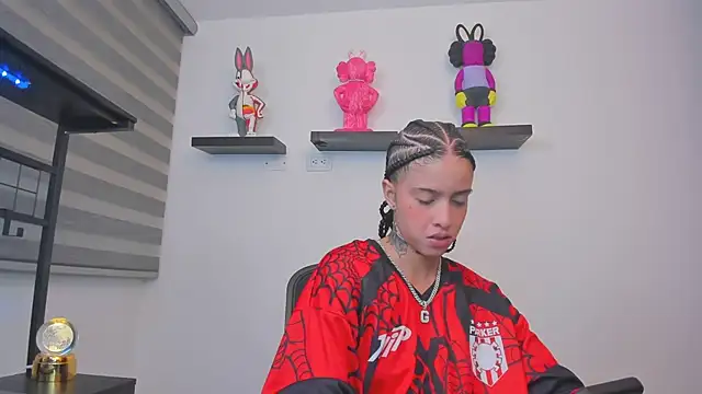 Gangster Girl online show from July 16, 5:45 am
