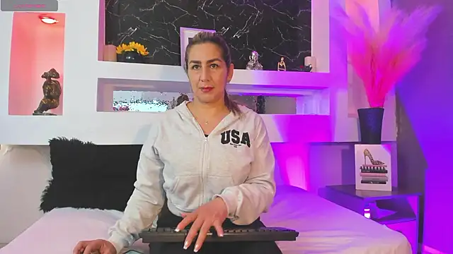 cinthya fx online show from March 9, 12:08 pm