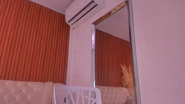 RosarioCruzz online show from April 7, 3:25 pm