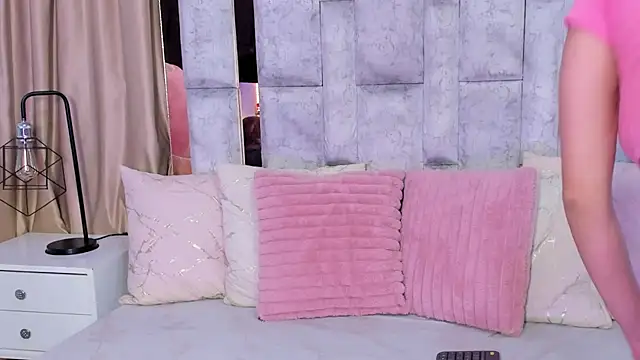 lila noa online show from October 3, 8:03 pm