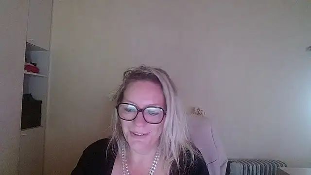 Silkesquirt online show from October 13, 7:44 am