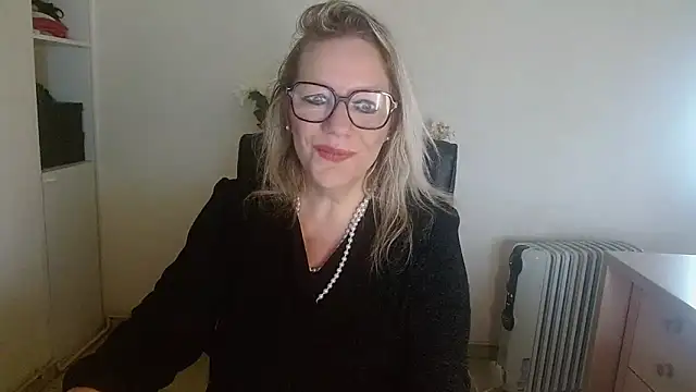 Silkesquirt online show from October 22, 7:57 am