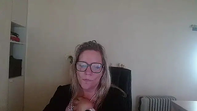 Silkesquirt online show from October 15, 8:06 am