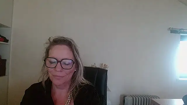 Silkesquirt online show from October 27, 8:32 am