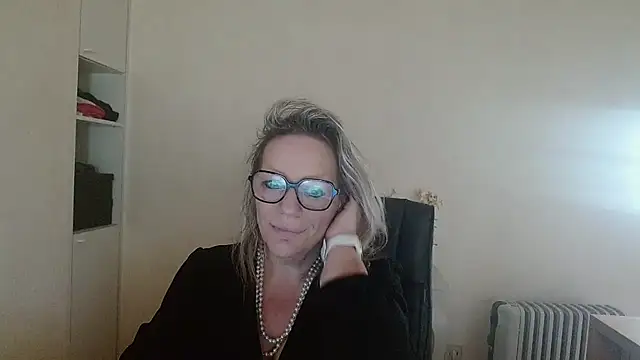 Silkesquirt online show from November 3, 8:40 am