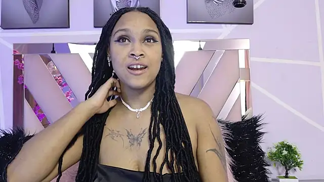 Elith noa online show from December 4, 7:58 pm