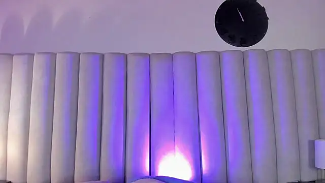 Snapshot of briannajackson_ chatting on December 2, 11:22 am briannajackson  online show from December 2, 11:22 am