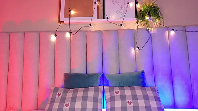 Snapshot of briannajackson_ chatting on September 29, 11:48 am briannajackson  online show from September 29, 11:48 am