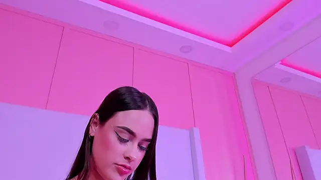 shaina vasquez online show from December 22, 6:38 am