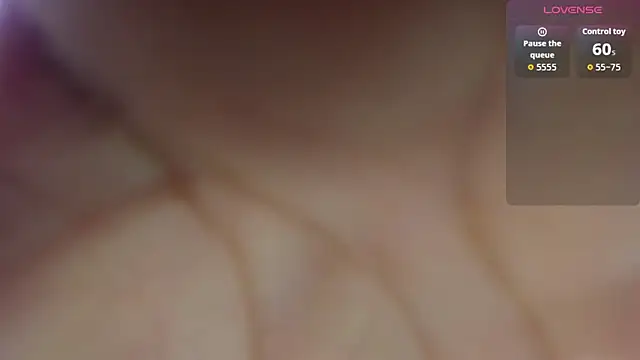 Snapshot of LINASTARK chatting on October 20, 3:31 am LINASTARK online show from October 20, 3:31 am