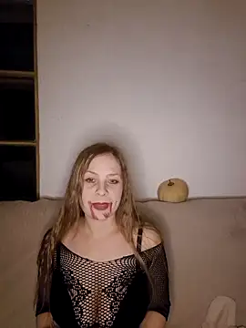 katiestevens online show from October 29, 9:39 pm