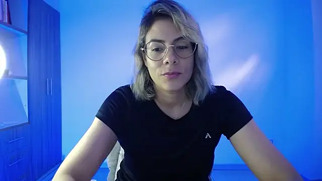 Snapshot of candydowson1 chatting on October 24, 9:11 pm candydowson1 online show from October 24, 9:11 pm