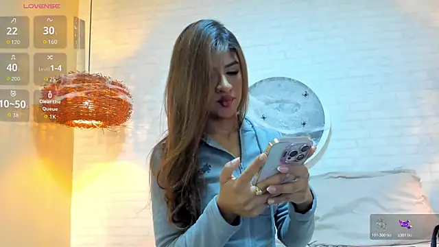 Elise Diamond online show from October 24, 11:34 pm