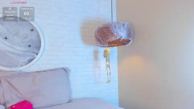 Elise Diamond online show from October 18, 11:28 pm