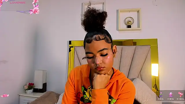 Snapshot of vahiolet_fuentes chatting on October 24, 3:02 am vahiolet fuentes online show from October 24, 3:02 am