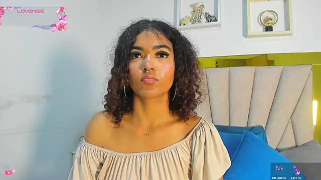 Snapshot of vahiolet_fuentes chatting on October 23, 3:01 am vahiolet fuentes online show from October 23, 3:01 am