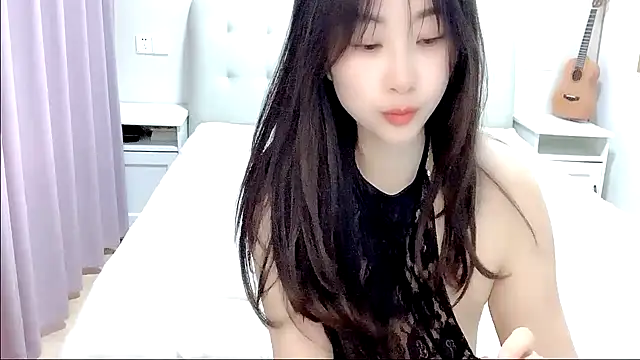 Snapshot of aisha123123 chatting on October 17, 2:15 am aisha123123 online show from October 17, 2:15 am