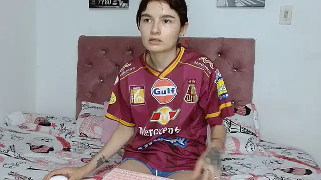 Snapshot of saritapretyy chatting on October 2, 10:26 pm saritapretyy online show from October 2, 10:26 pm