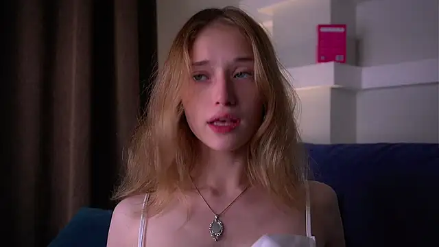 Snapshot of EdlinHargus chatting on September 25, 1:48 am EdlinHargus online show from September 25, 1:48 am