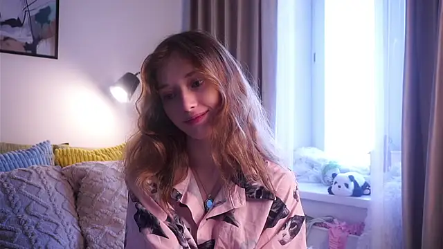 Snapshot of EdlinHargus chatting on November 1, 5:55 am EdlinHargus online show from November 1, 5:55 am