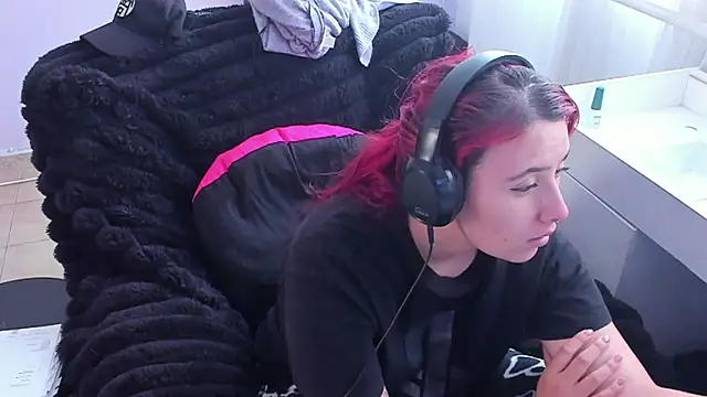 bonnie moon  online show from October 10, 4:56 pm