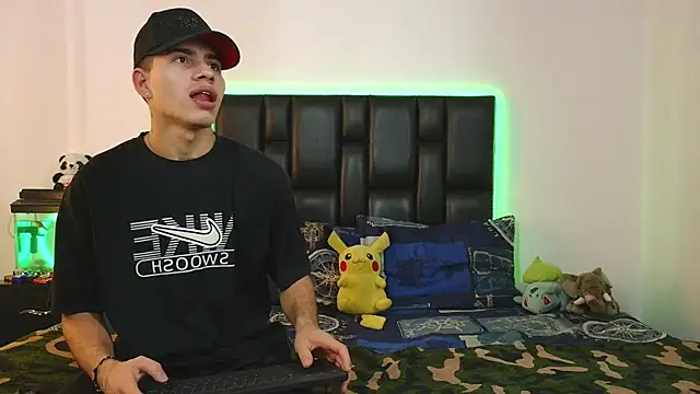 Brutal Sex Fucking online show from March 2, 9:10 pm