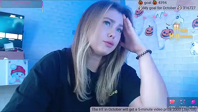 Snapshot of SuchCute chatting on October 26, 3:35 am SuchCute online show from October 26, 3:35 am