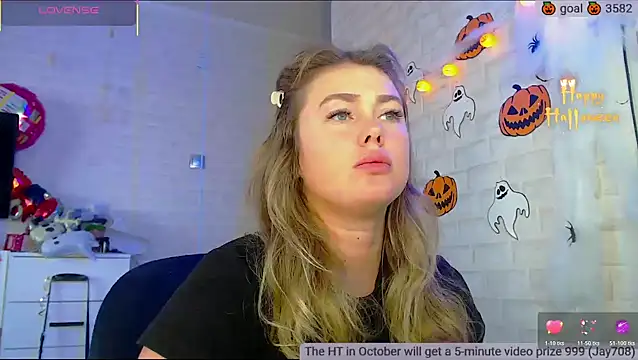 Snapshot of SuchCute chatting on October 20, 4:15 am SuchCute online show from October 20, 4:15 am