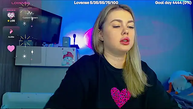 SuchCute online show from February 4, 2:47 am