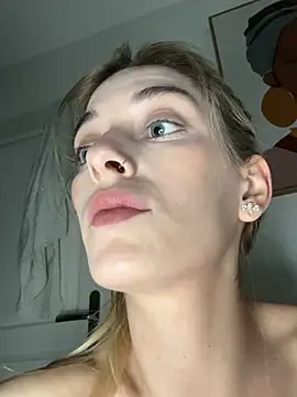 Bellalolahot online show from February 25, 3:10 pm