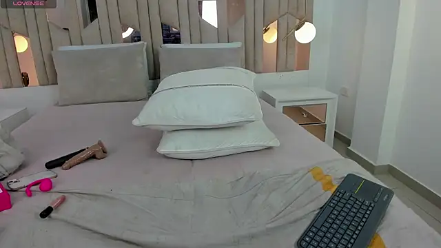 1m caro  online show from September 13, 4:42 am