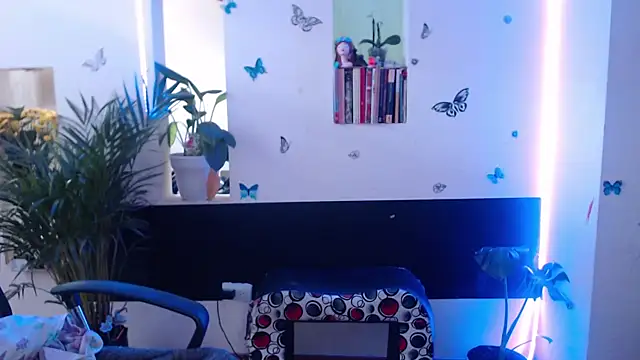 Snapshot of Lia-mitch chatting on October 8, 7:51 pm Lia-mitch online show from October 8, 7:51 pm