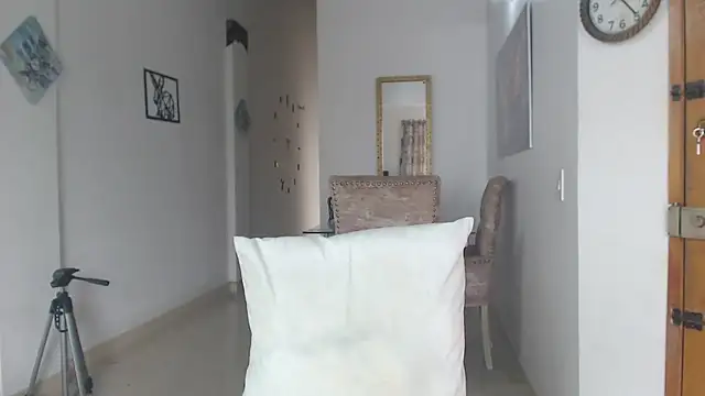 Snapshot of divinepleasury chatting on October 13, 3:36 pm divinepleasury online show from October 13, 3:36 pm