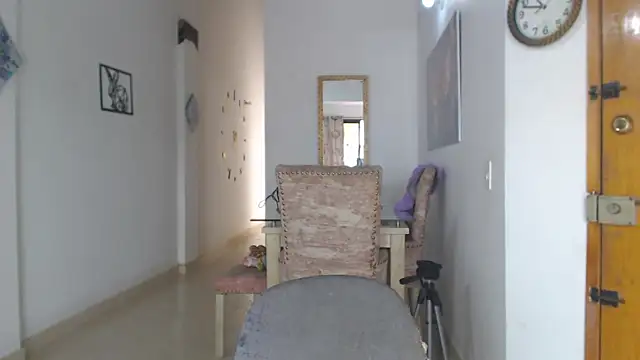 Snapshot of divinepleasury chatting on September 16, 4:37 pm divinepleasury online show from September 16, 4:37 pm
