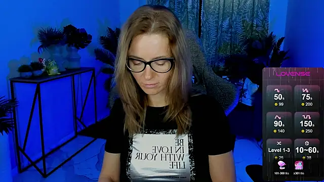 LadyIzabel online show from November 6, 8:31 am