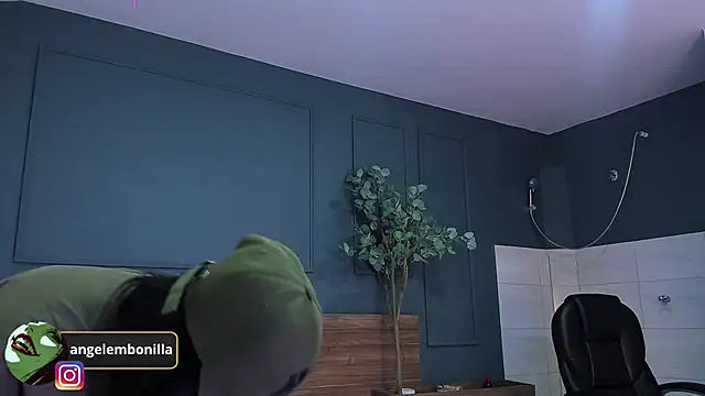 Snapshot of megan_morgan01 chatting on October 6, 12:11 pm megan morgan01 online show from October 6, 12:11 pm