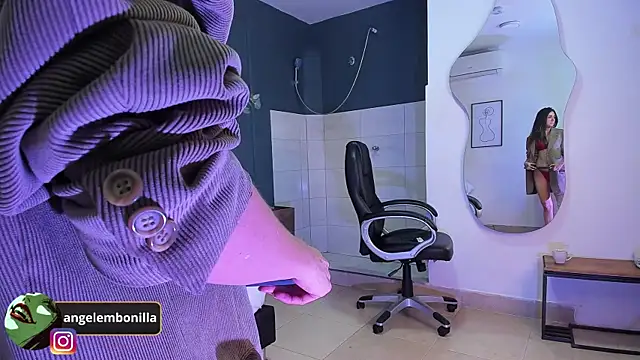 Snapshot of megan_morgan01 chatting on October 15, 12:19 pm megan morgan01 online show from October 15, 12:19 pm