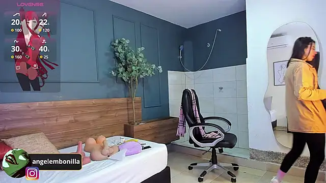 Snapshot of megan_morgan01 chatting on October 8, 12:31 pm megan morgan01 online show from October 8, 12:31 pm