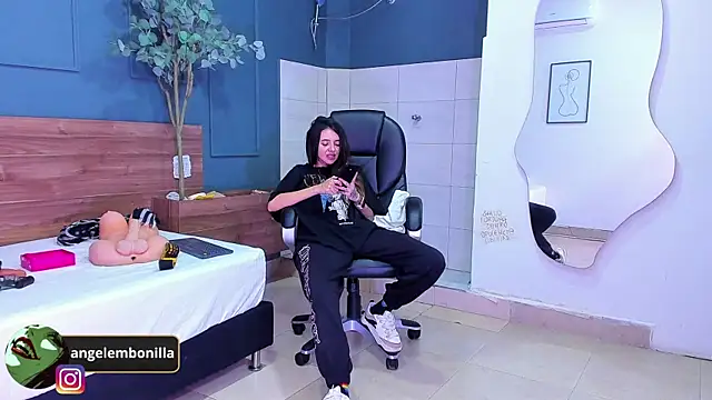 Snapshot of megan_morgan01 chatting on September 23, 12:03 pm megan morgan01 online show from September 23, 12:03 pm