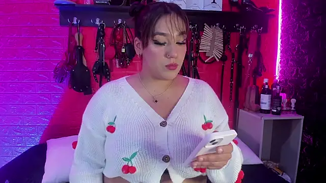 Snapshot of sarita_moller chatting on October 17, 3:54 am sarita moller online show from October 17, 3:54 am