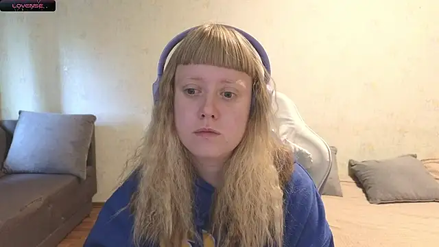 June shy0 online show from August 4, 7:14 am