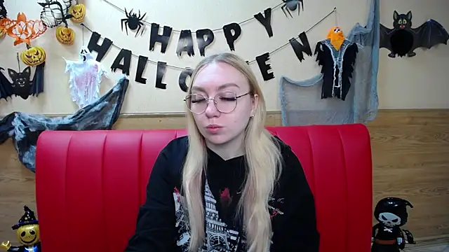 BeatriceFly online show from October 28, 1:06 pm