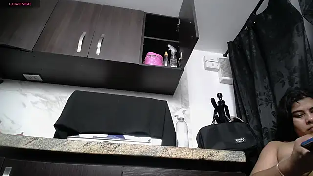 Snapshot of iniyalaboni chatting on October 21, 8:13 pm iniyalaboni online show from October 21, 8:13 pm