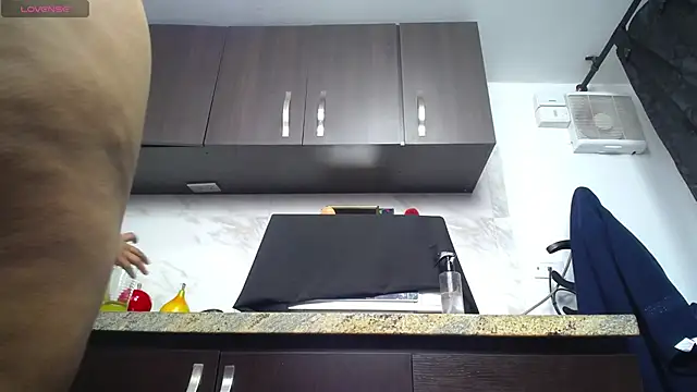 Snapshot of iniyalaboni chatting on September 19, 8:19 pm iniyalaboni online show from September 19, 8:19 pm