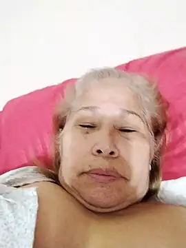 Snapshot of girl_amada chatting on October 16, 3:20 am girl amada online show from October 16, 3:20 am