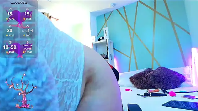 Snapshot of girl_amada chatting on October 1, 7:19 pm girl amada online show from October 1, 7:19 pm